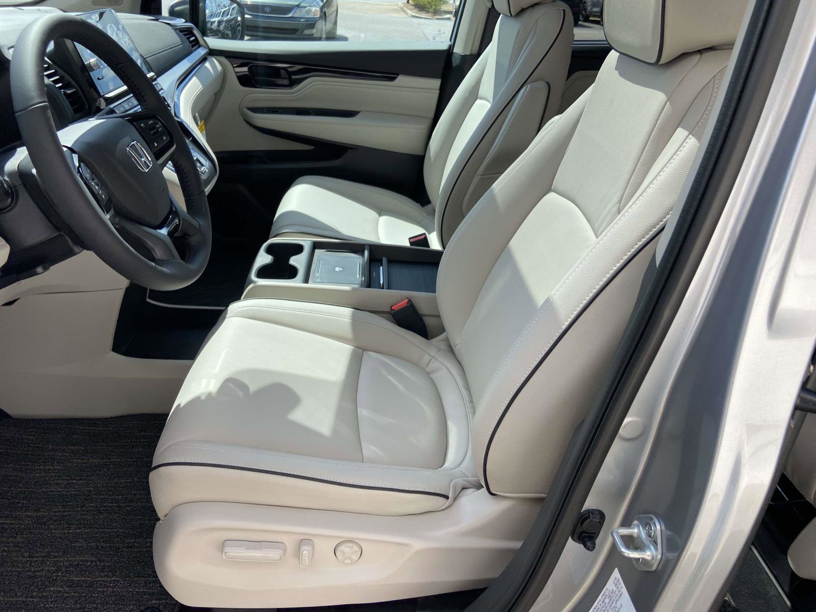 New 2026 Honda Odyssey Touring image 8
