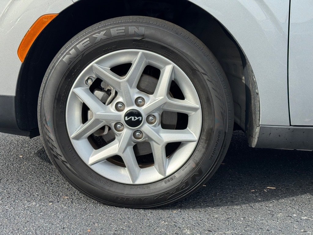 Certified 2023 Kia Soul LX w/ Option Group 015 image 9