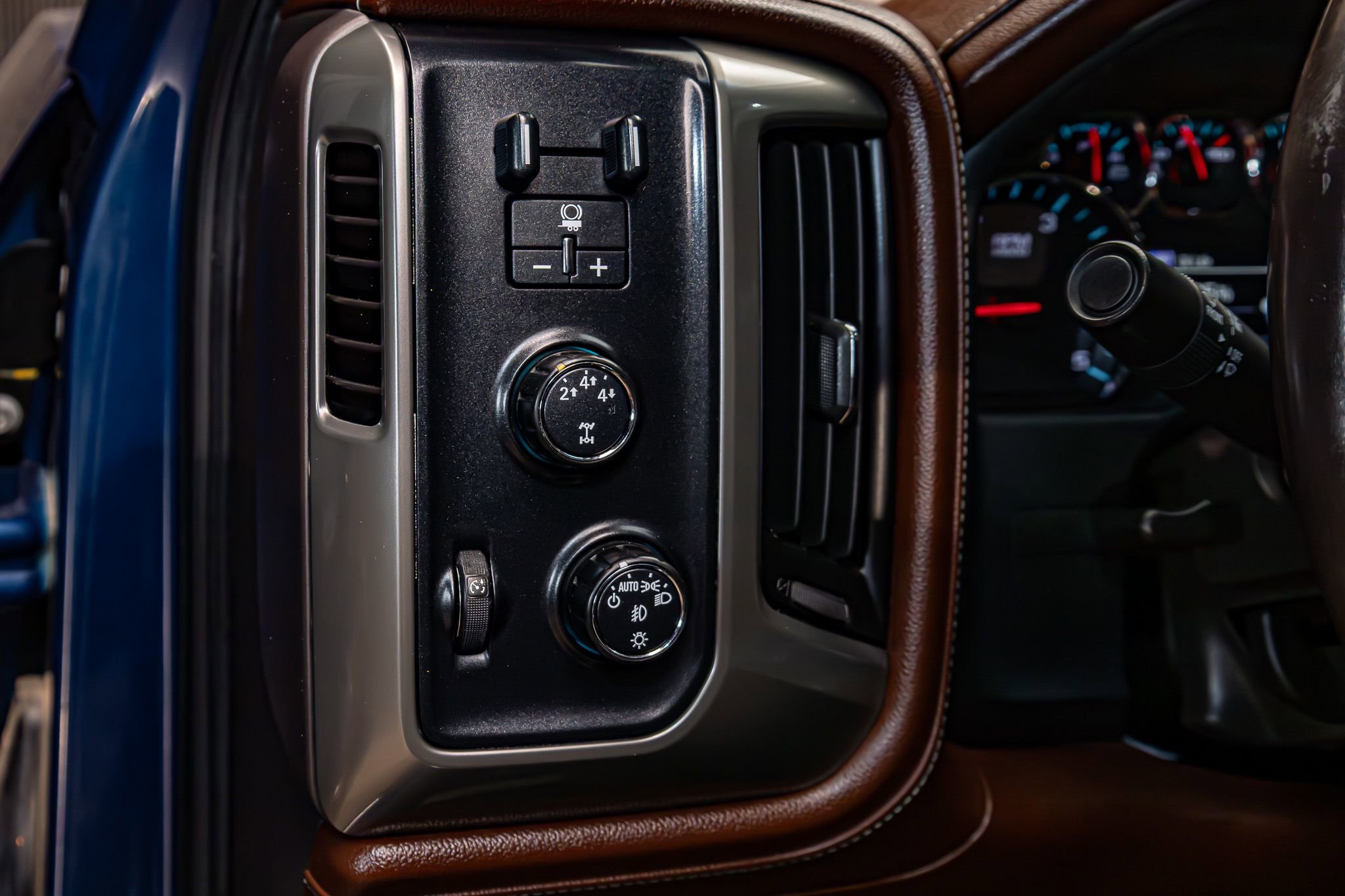 Used 2016 Chevrolet Silverado 2500 High Country w/ Duramax Plus Package image 19