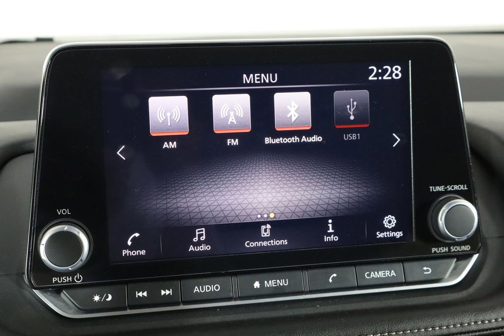 Used 2025 Nissan Rogue S image 32