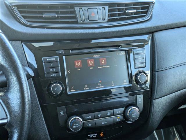 Used 2020 Nissan Rogue SV image 14