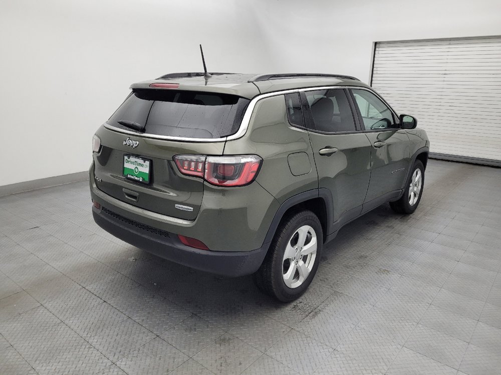 Used 2018 Jeep Compass Latitude w/ Cold Weather Group AWD/4WD image 9