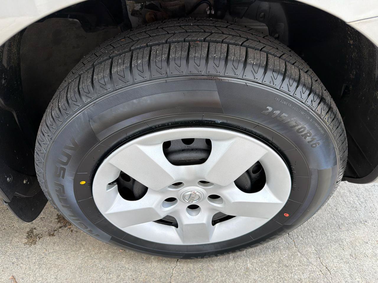 Used 2010 Nissan Rogue S AWD/4WD image 16