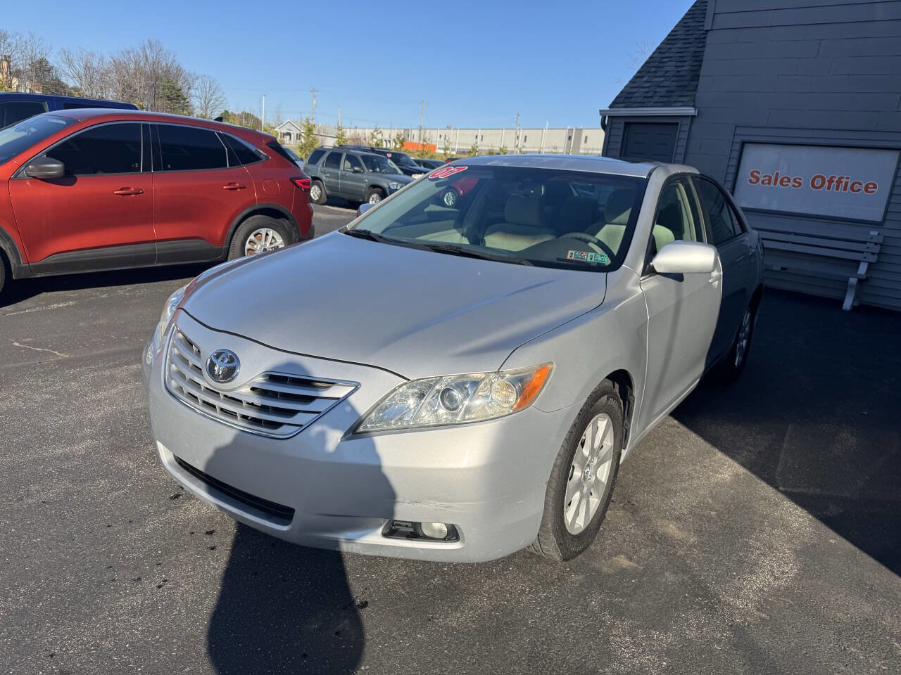 Used 2007 Toyota Camry XLE FWD image 3