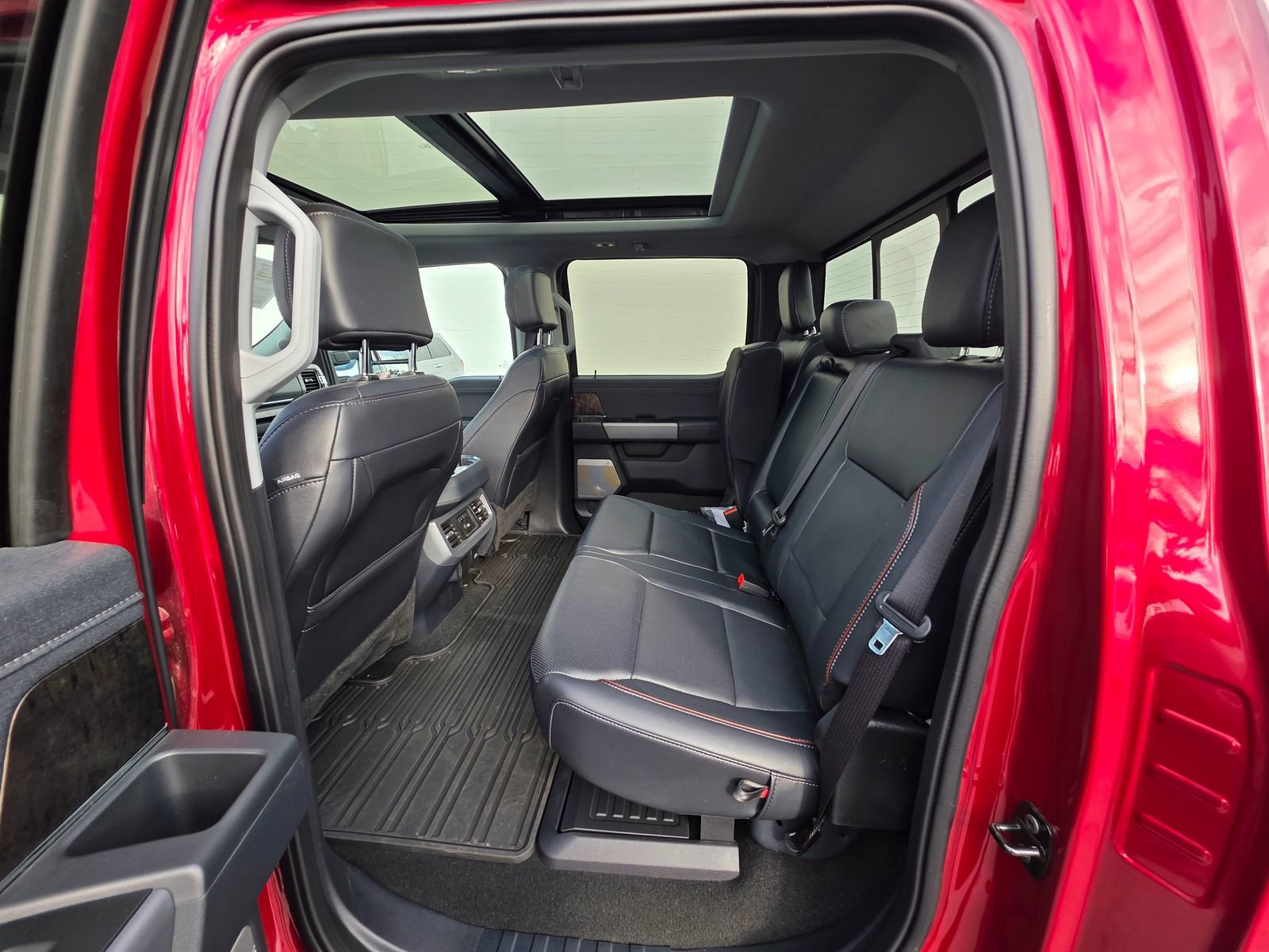 Used 2024 Ford F250 Lariat w/ Sport Appearance Package image 13