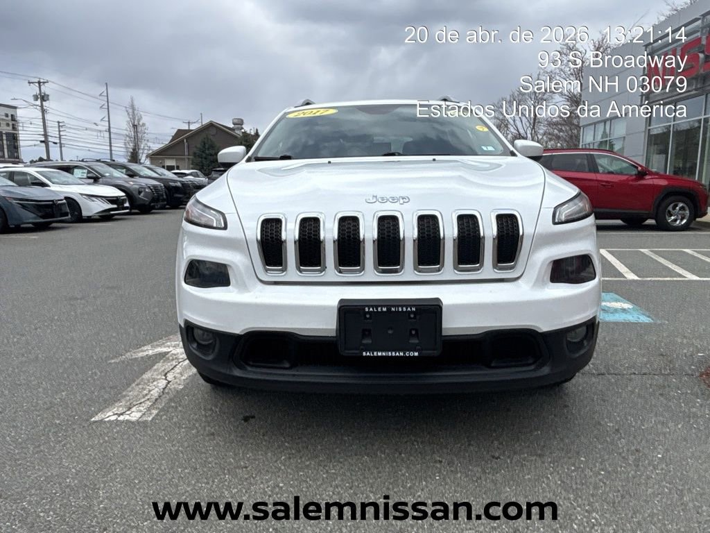 Used 2017 Jeep Cherokee Latitude w/ Cold Weather Group image 2