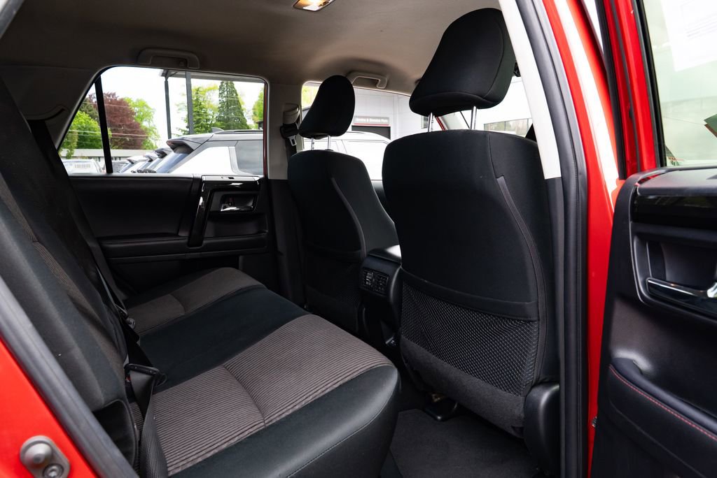Used 2022 Toyota 4Runner TRD Off-Road AWD/4WD image 23