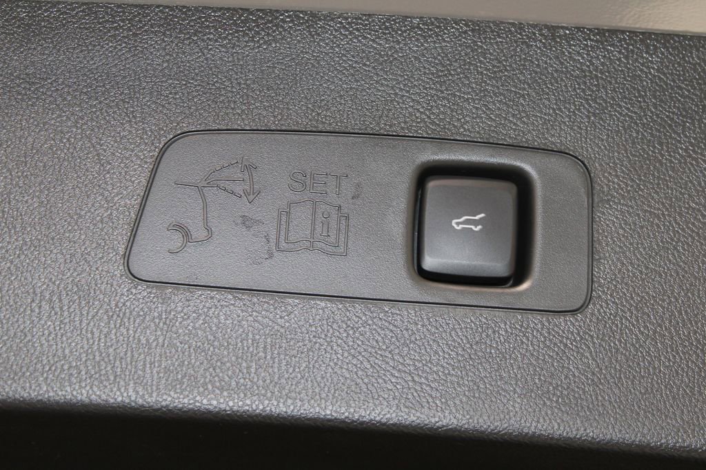 New 2026 Lincoln Corsair Premiere image 16