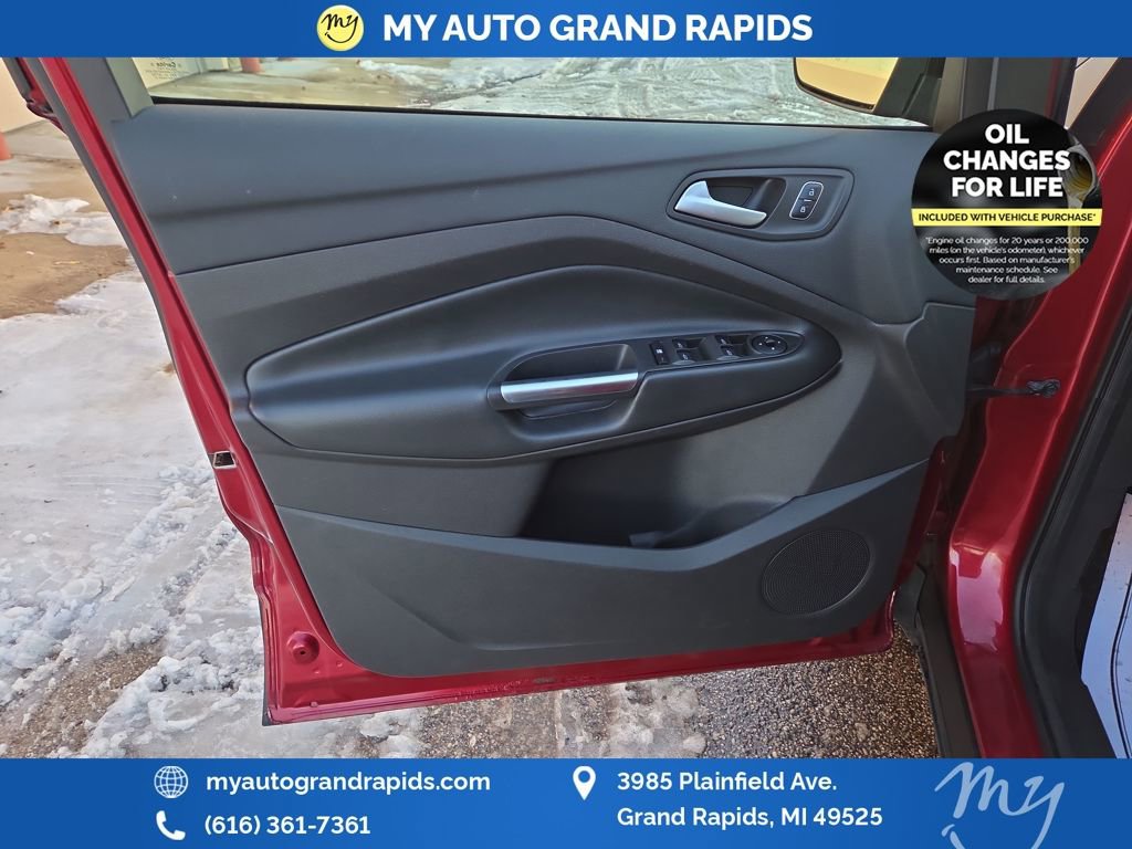 Used 2017 Ford Escape SE w/ SE Sport Appearance Package image 20