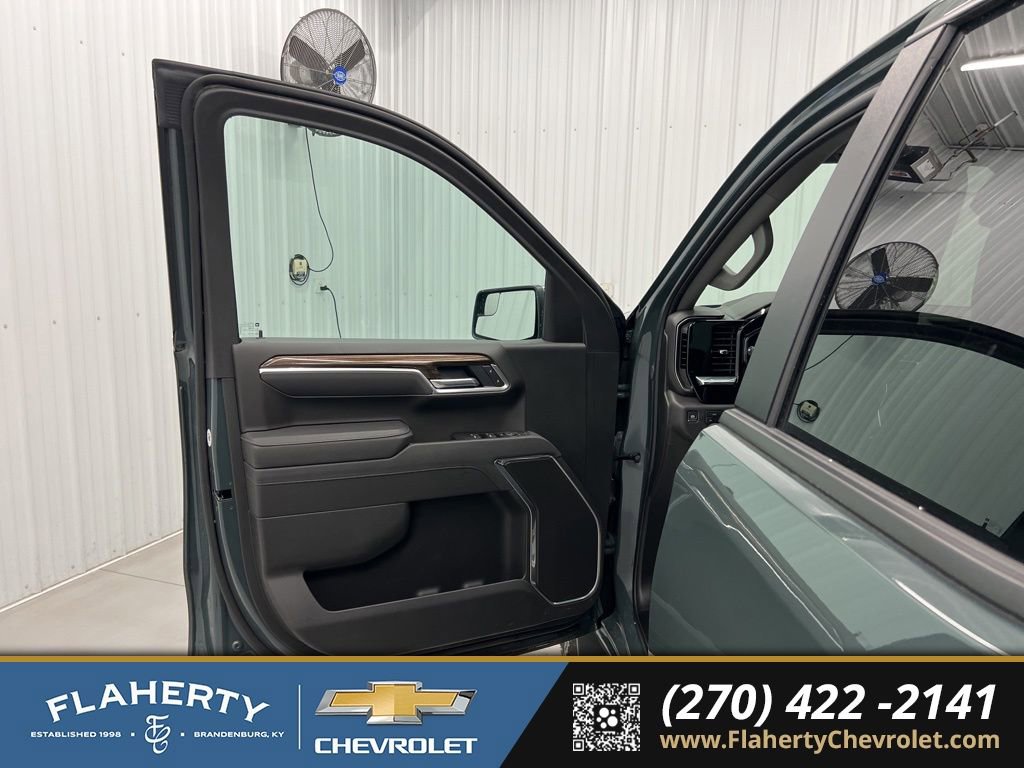 Used 2025 Chevrolet Silverado 1500 LT image 8