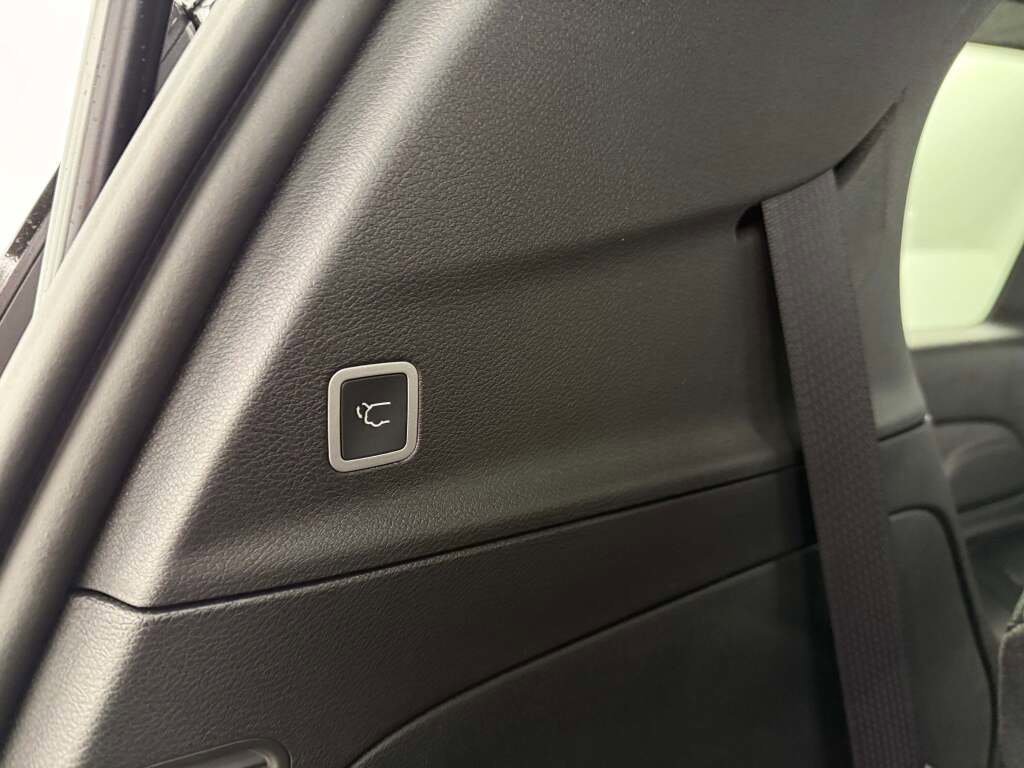 New 2026 Chrysler Voyager LX image 19