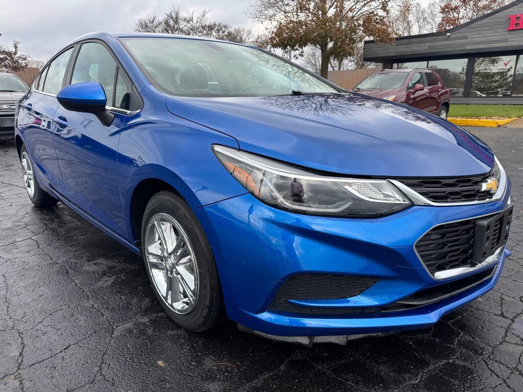 Used 2018 Chevrolet Cruze LT image 4