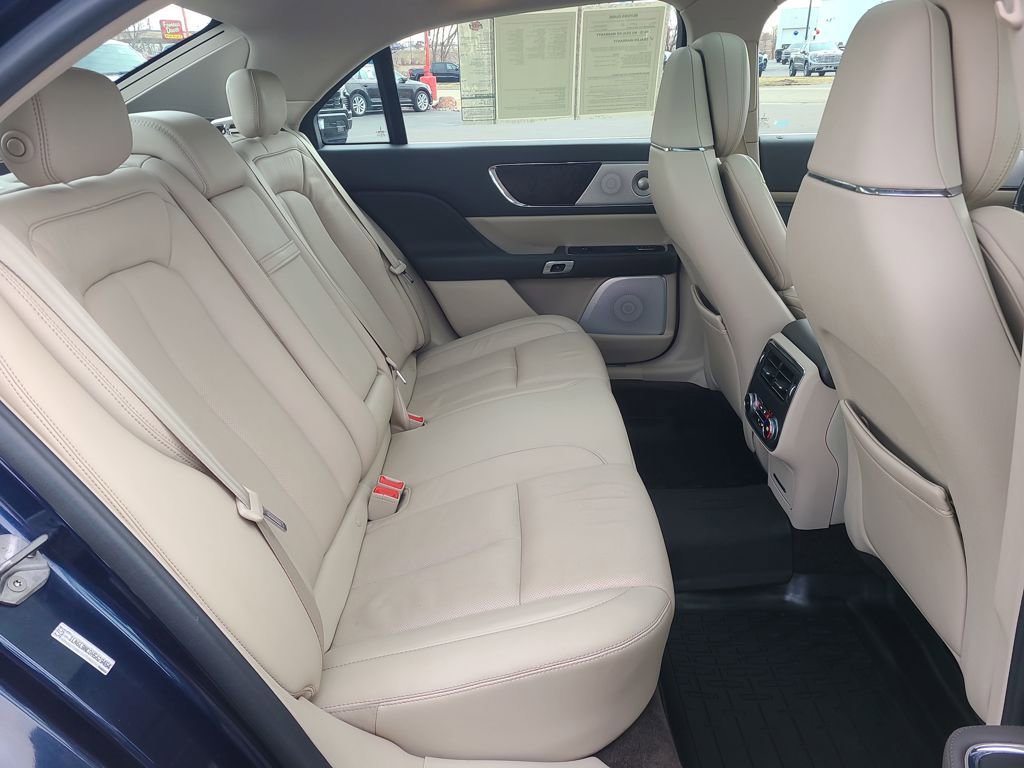 Used 2017 Lincoln Continental Reserve w/ Luxury Package image 40