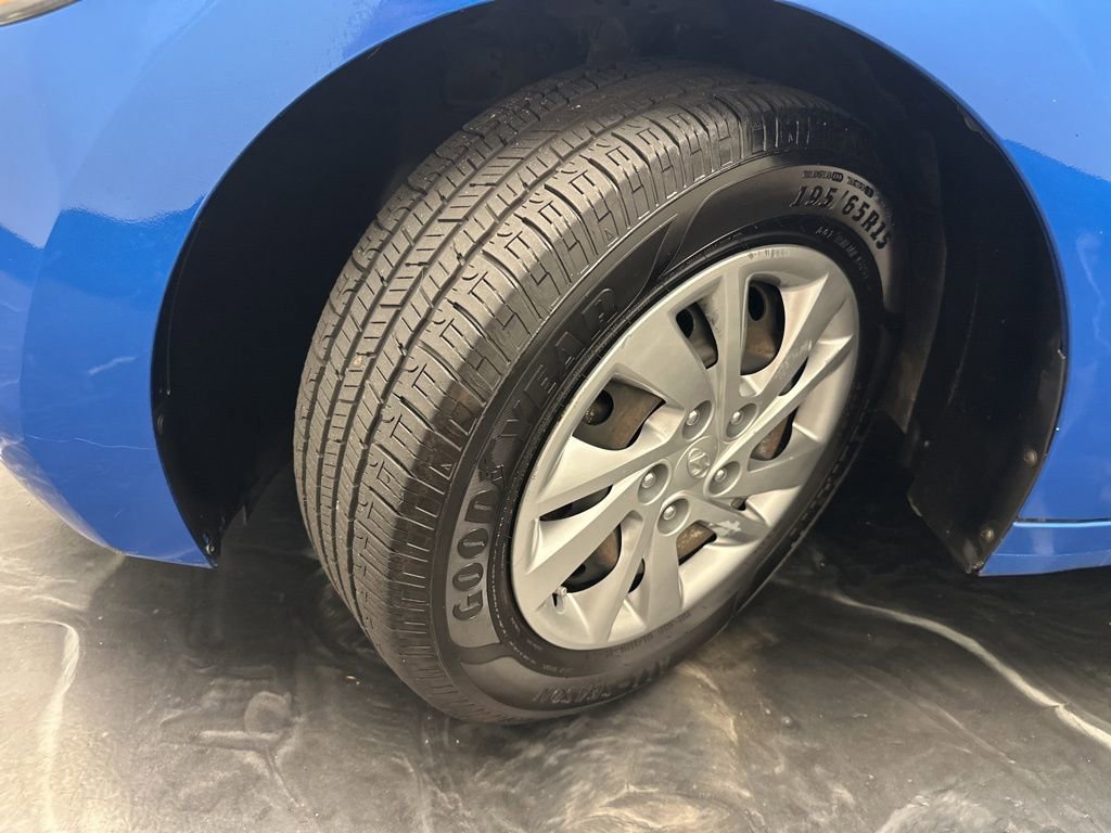 Used 2017 Hyundai Elantra SE FWD image 26