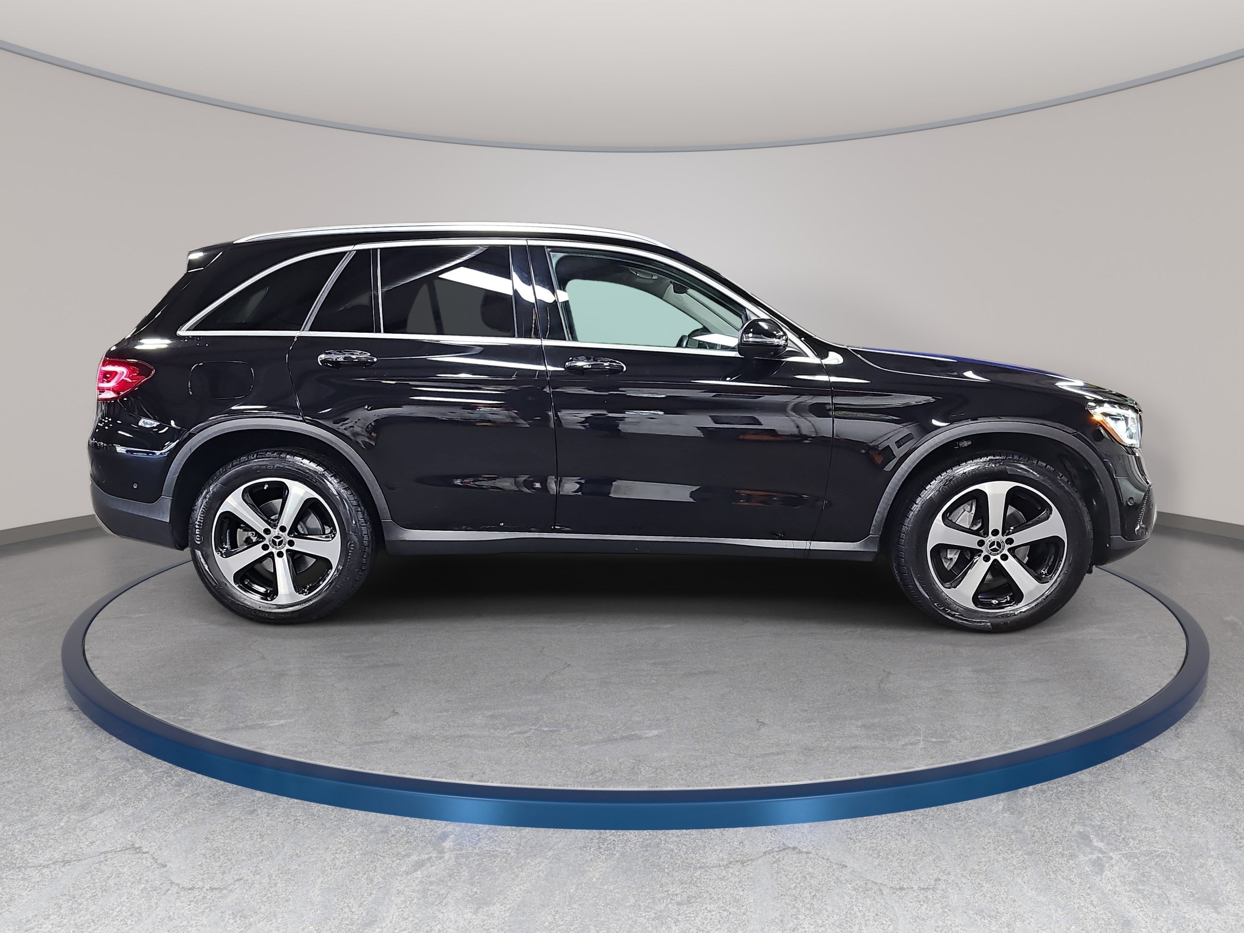 Used 2021 Mercedes-Benz GLC 300 4MATIC image 5