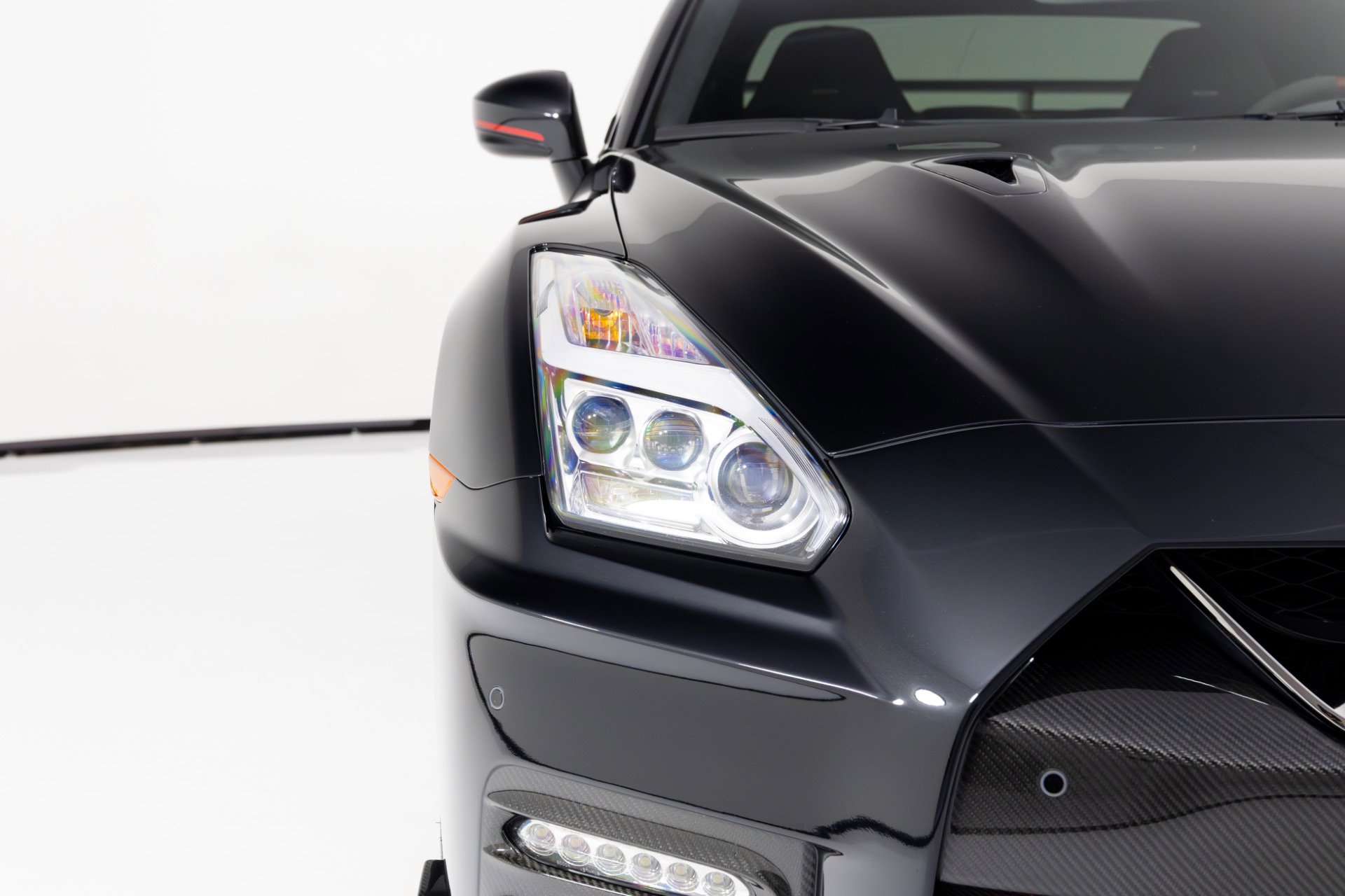 Used 2017 Nissan GT-R NISMO image 43