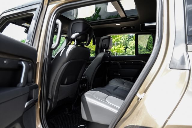 New 2026 Land Rover Defender 110 X-Dynamic SE AWD/4WD image 47