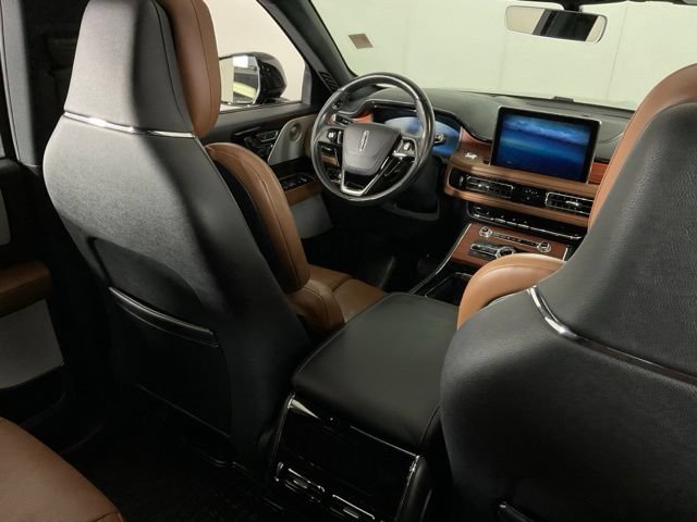 Used 2023 Lincoln Aviator Reserve w/ Equipment Group 201A AWD/4WD image 31