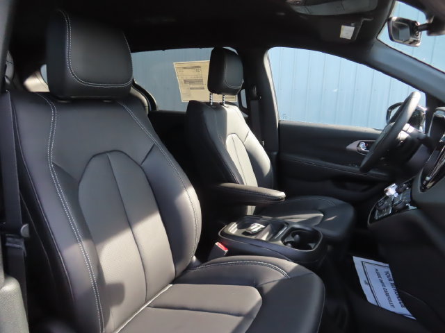 New 2027 Chrysler Pacifica LX FWD image 23