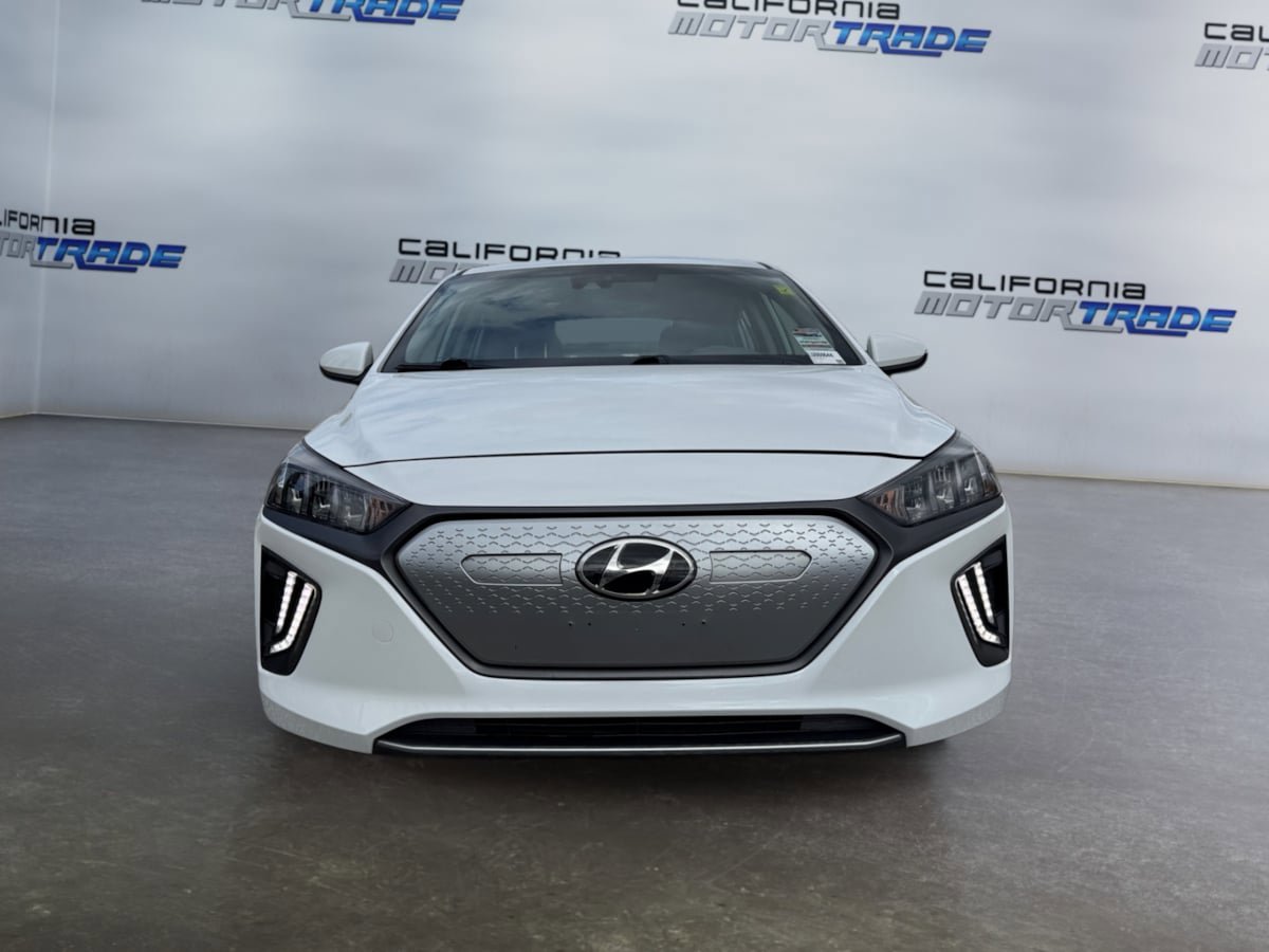 Used 2020 Hyundai Ioniq Limited FWD image 2