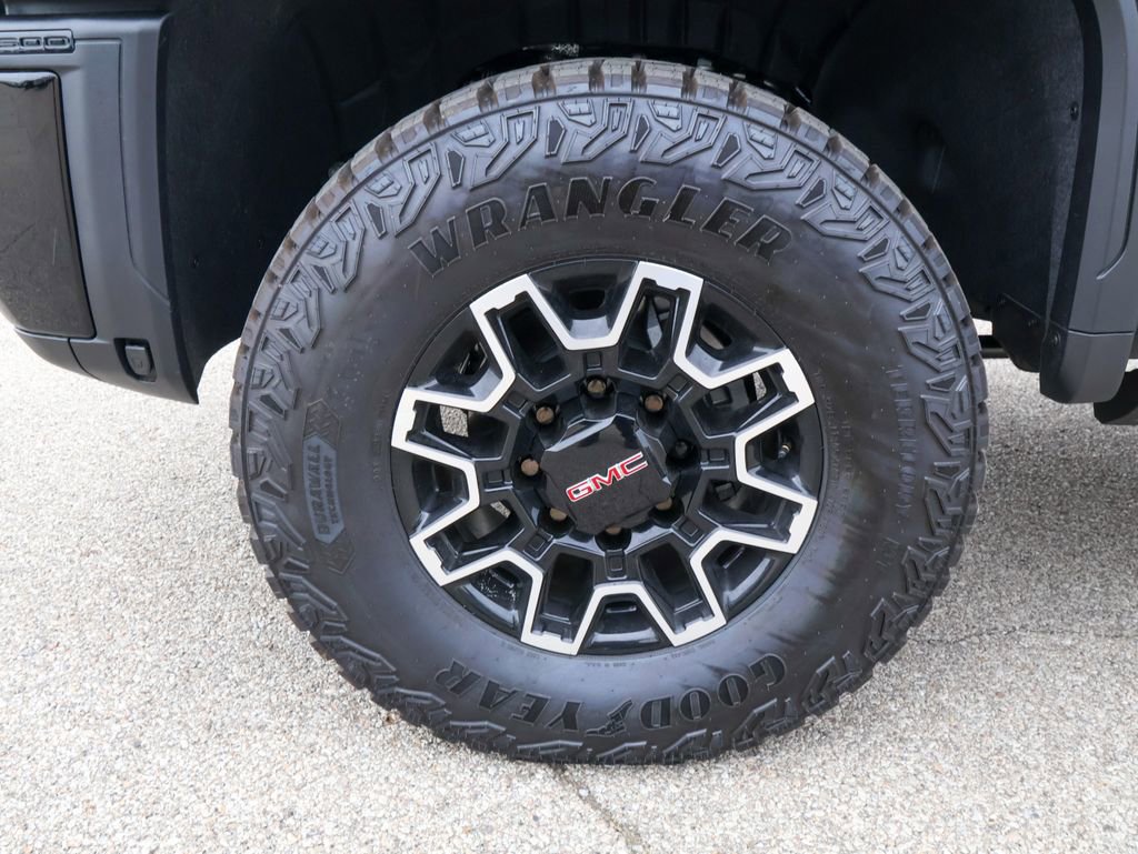 New 2026 GMC Sierra 2500 AT4X w/ LPO, Black Badging Package AWD/4WD image 40