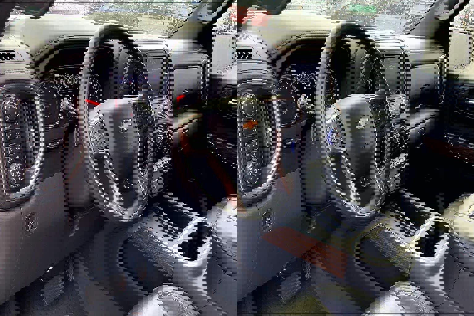 Used 2020 Chevrolet Silverado 1500 High Country w/ Technology Package image 17