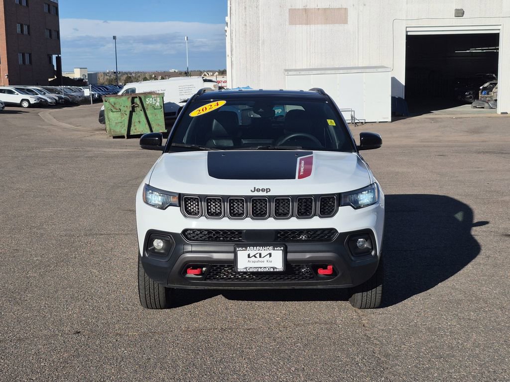 Used 2024 Jeep Compass Trailhawk image 3