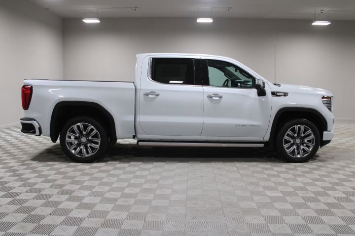 New 2026 GMC Sierra 1500 Denali w/ Denali Reserve Package image 13