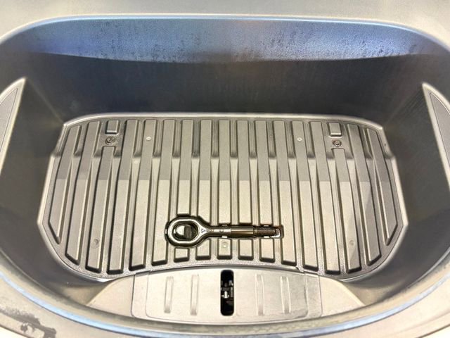 Used 2023 Tesla Model 3 Standard Range image 34