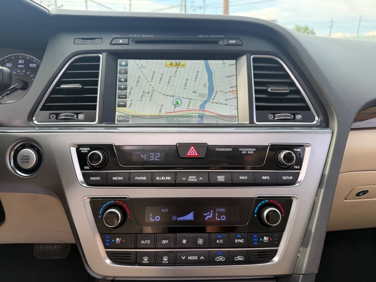 Used 2017 Hyundai Sonata Limited w/ Ultimate Package 04 FWD image 17
