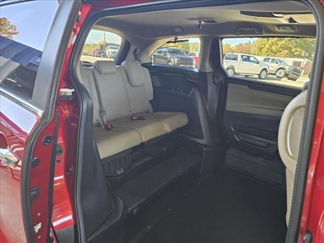 Used 2022 Honda Odyssey Touring image 12