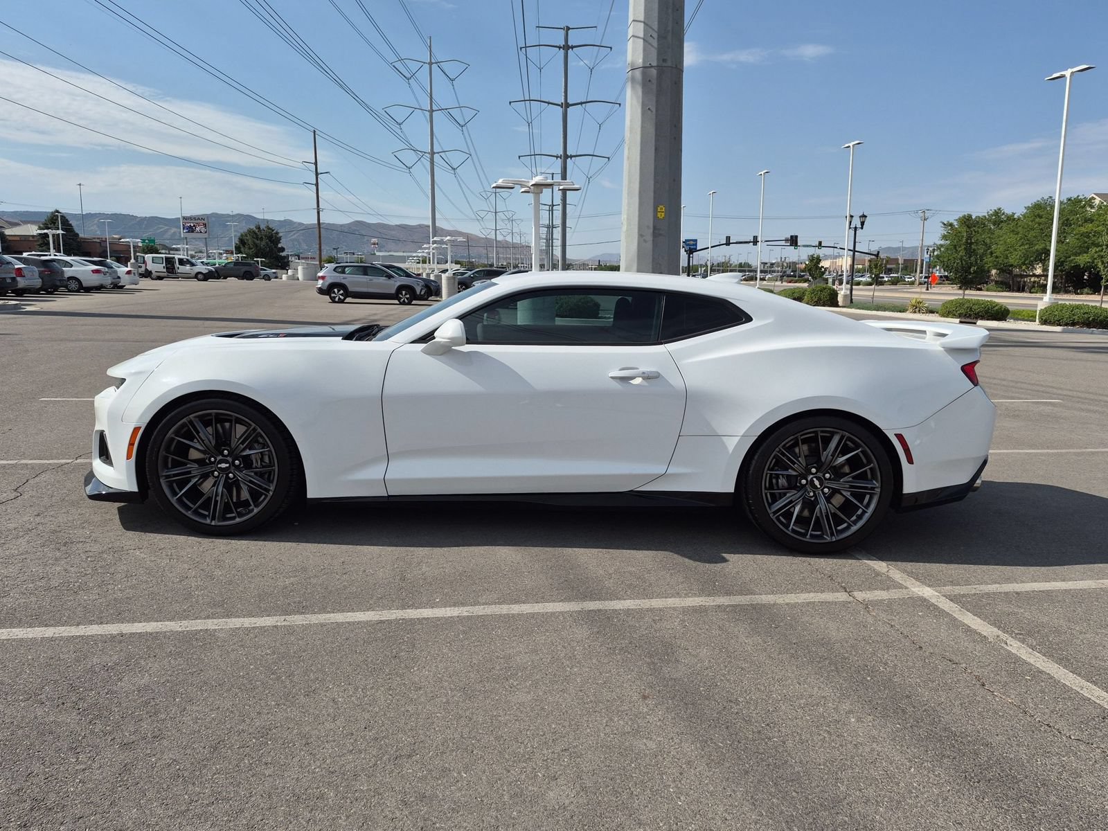 Used 2018 Chevrolet Camaro ZL1 RWD image 6