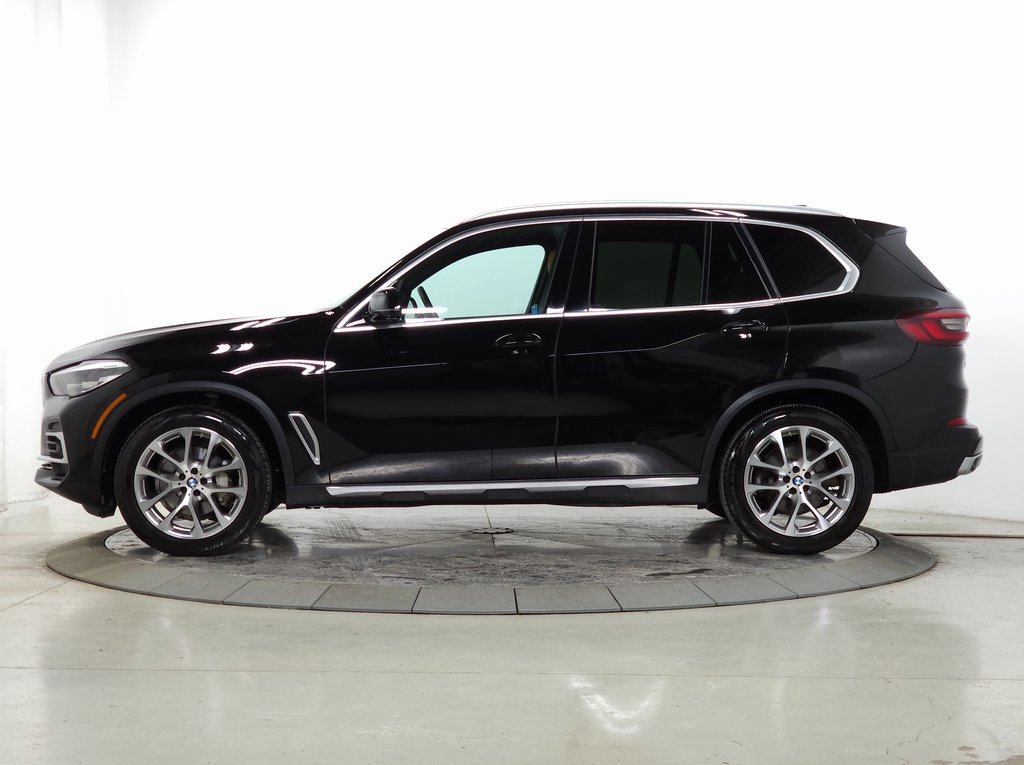 Used 2022 BMW X5 xDrive40i w/ Parking Assistance Package image 2