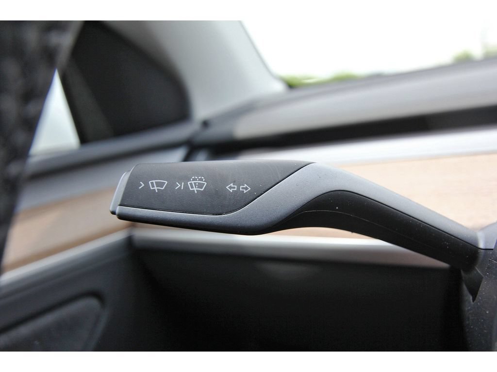 Used 2023 Tesla Model Y Long Range AWD/4WD image 19