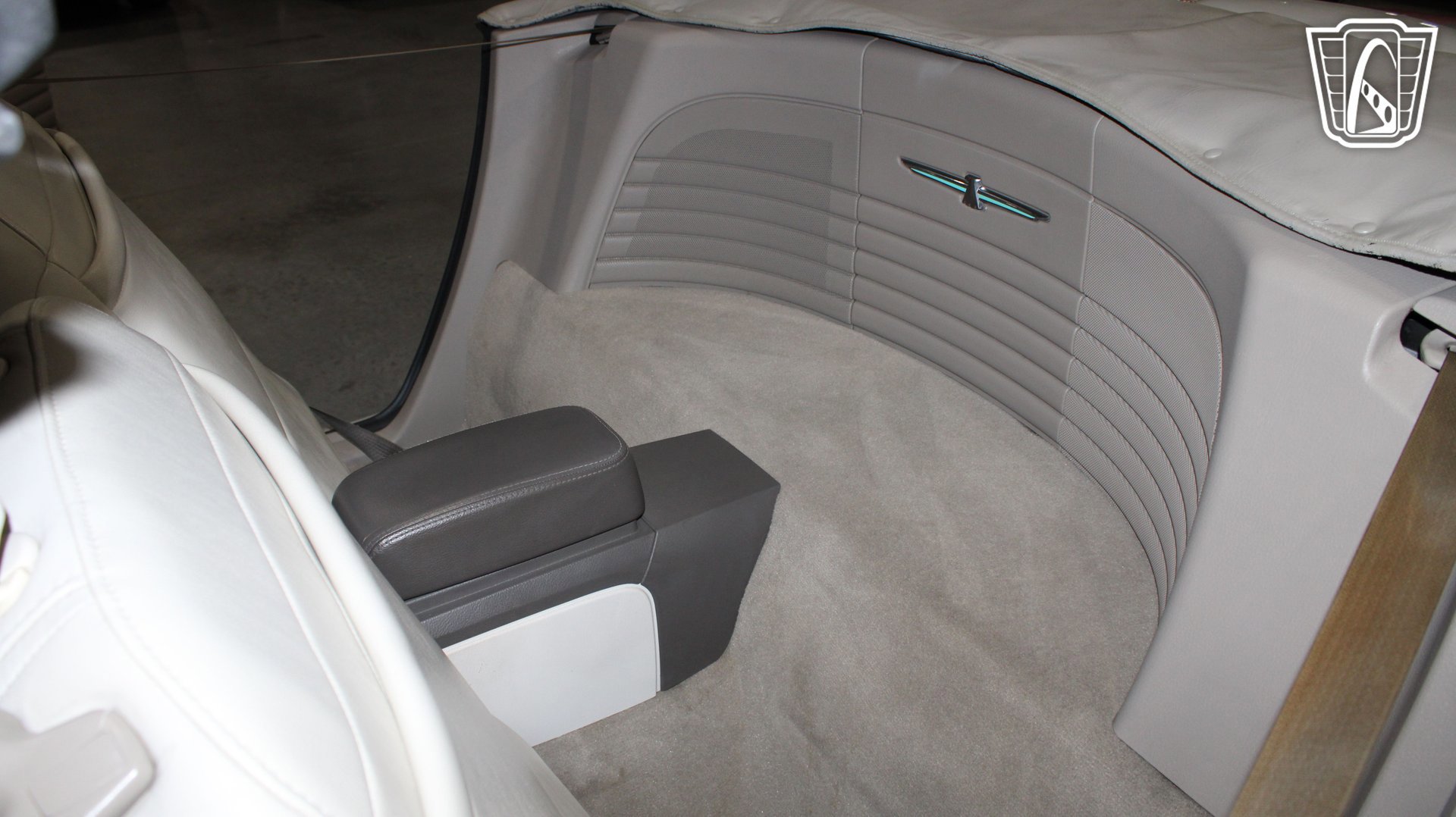Used 2005 Ford Thunderbird 50th Anniversary RWD image 8