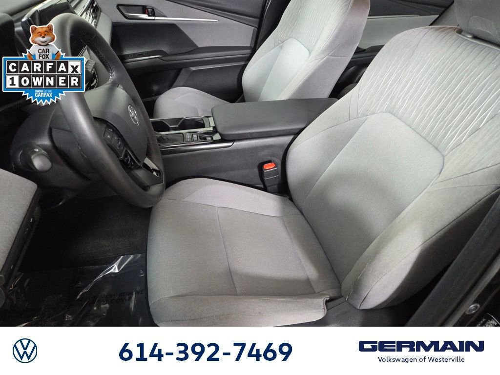 Used 2025 Toyota Camry LE w/ Convenience Package image 14