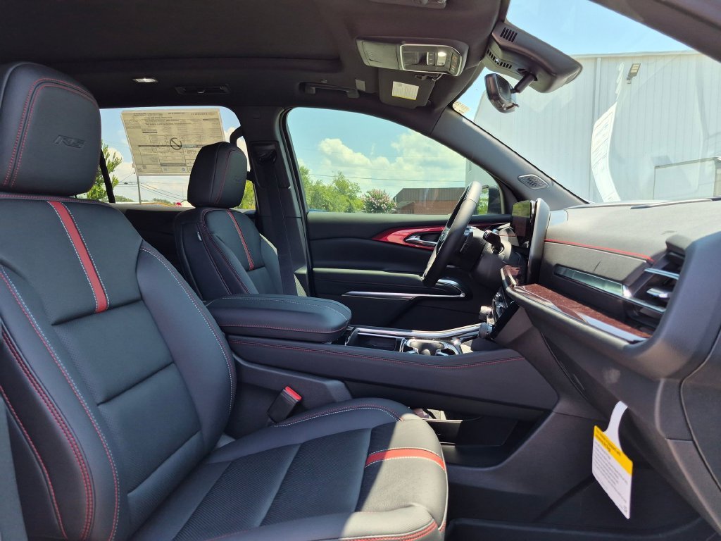 New 2026 Chevrolet Traverse RS w/ LPO, Floor Liner Package FWD image 31