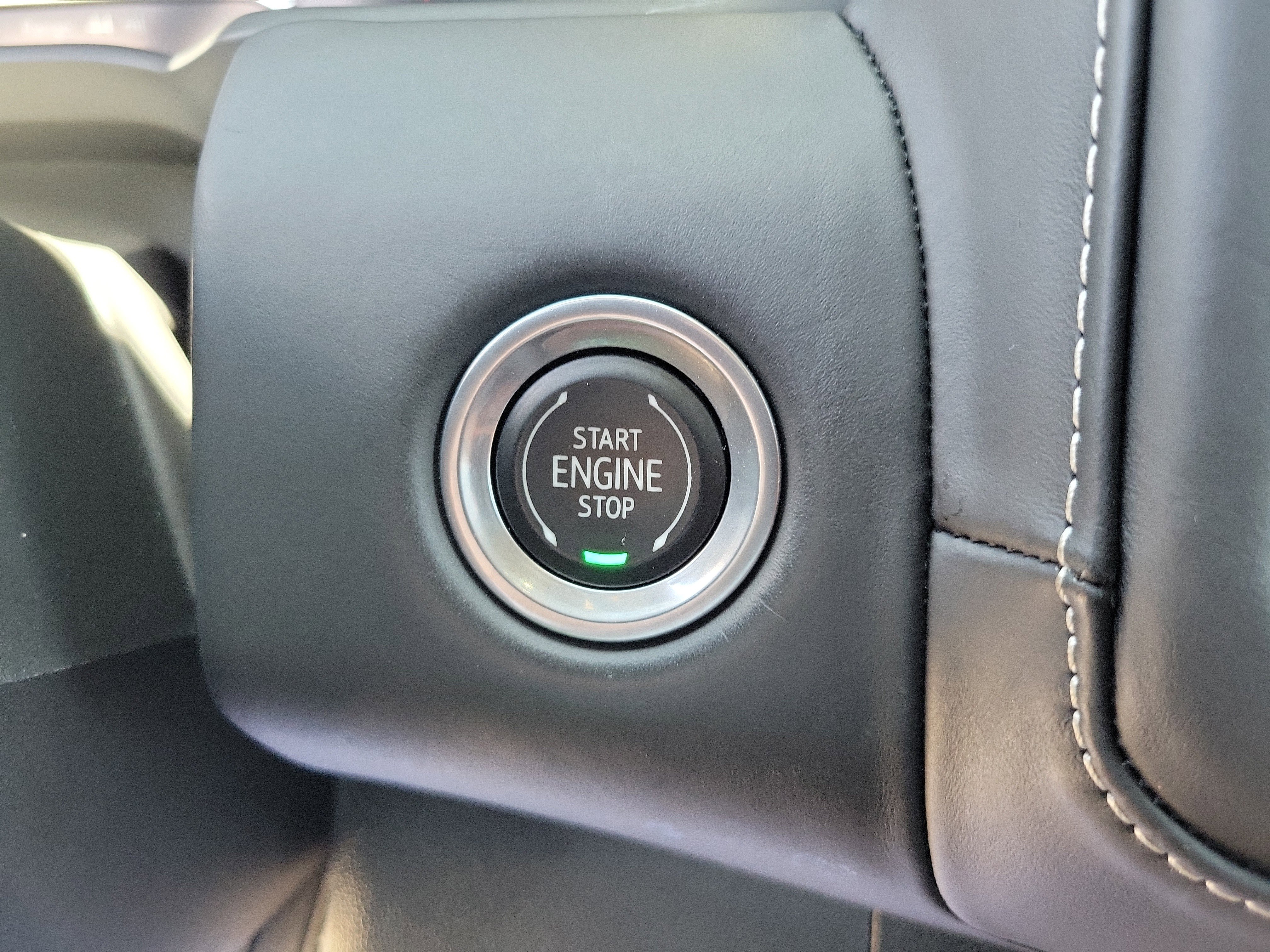 Used 2023 GMC Yukon Denali Ultimate AWD/4WD image 36