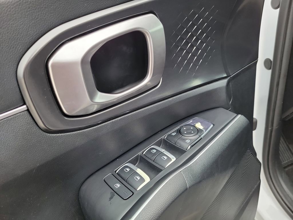 Used 2021 Kia Sorento LX image 17