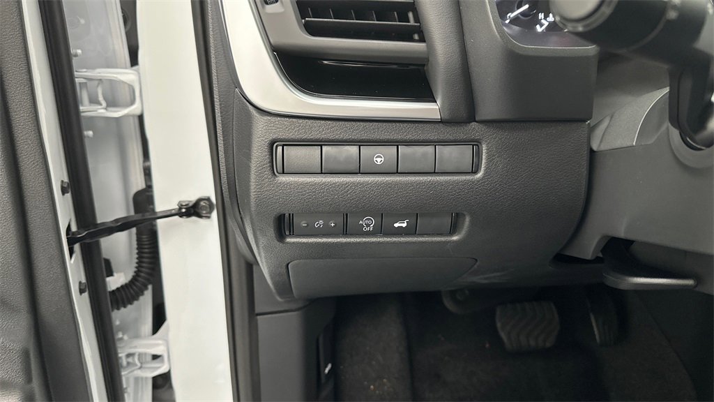 New 2026 Nissan Rogue SV image 18