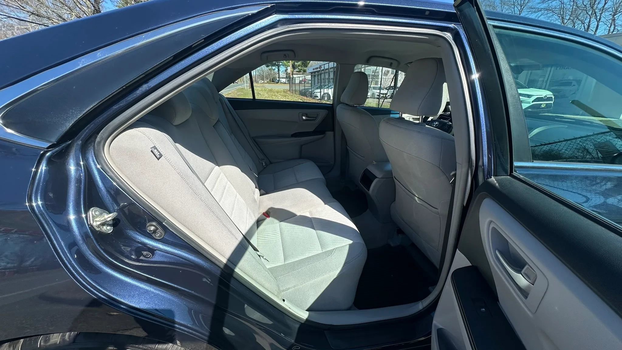 Used 2015 Toyota Camry LE FWD image 24