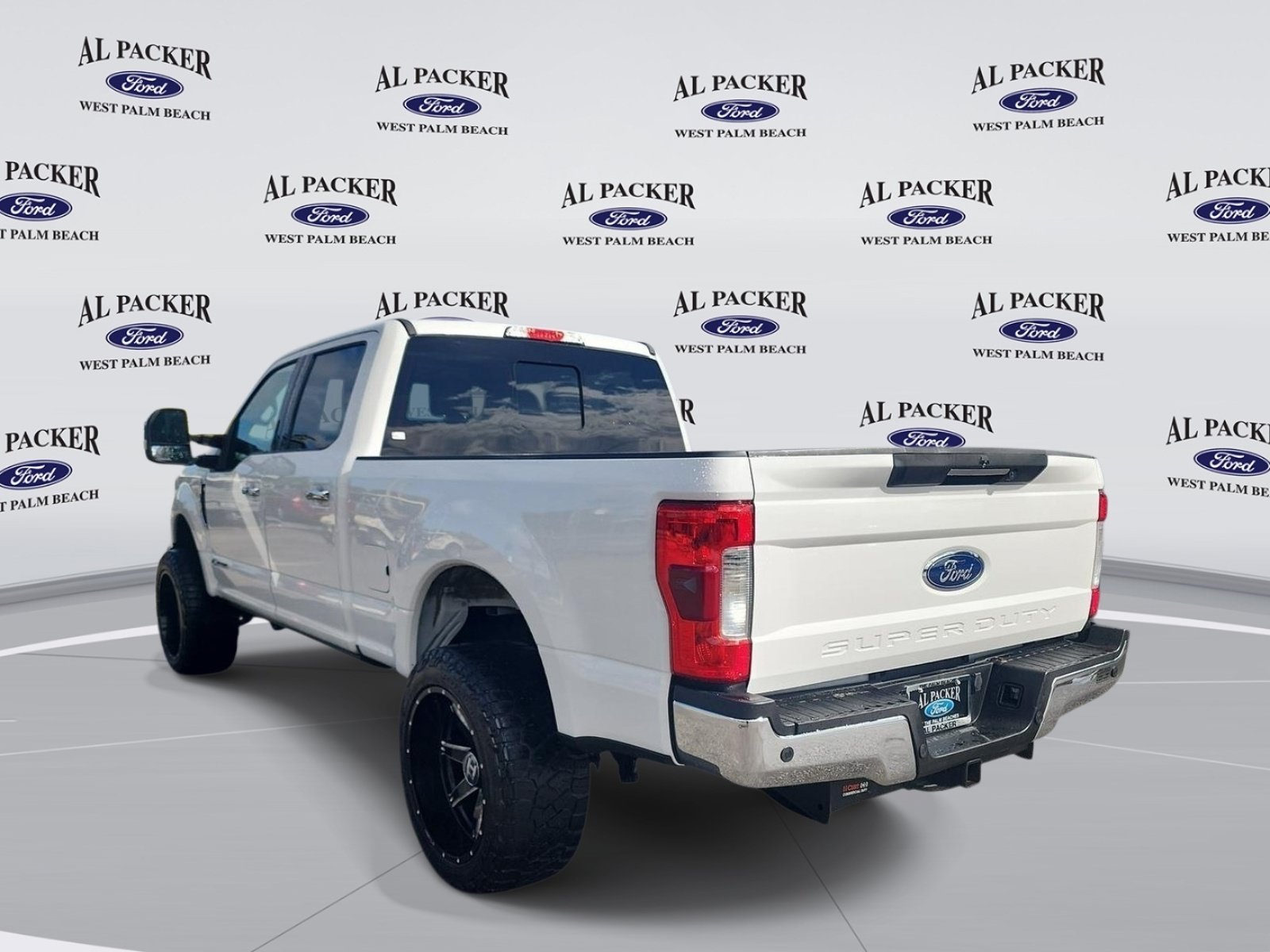 Used 2017 Ford F250 Lariat w/ Lariat Ultimate Package AWD/4WD image 3