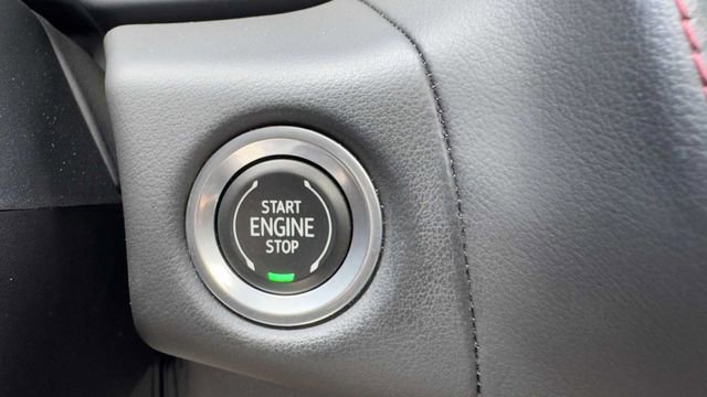 Used 2021 Chevrolet Suburban RST w/ Luxury Package RWD image 34