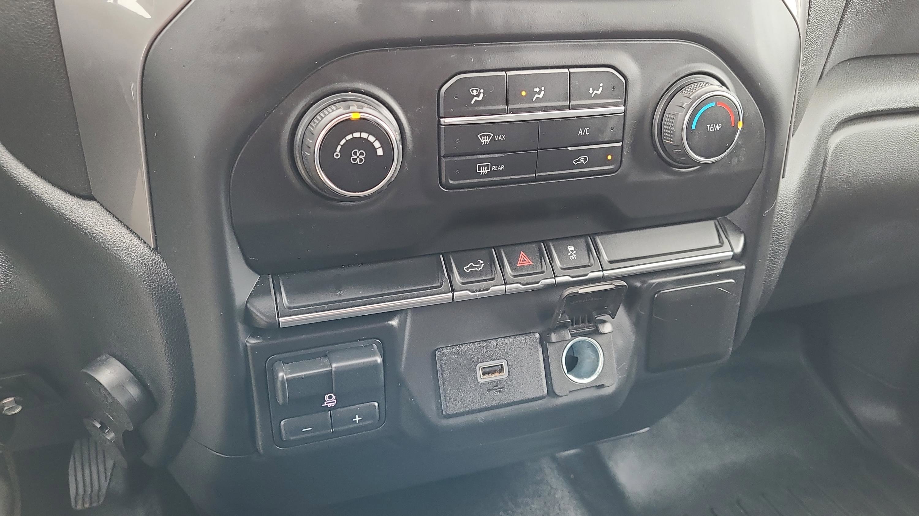 Used 2020 Chevrolet Silverado 2500 Custom w/ Custom Value Package image 21