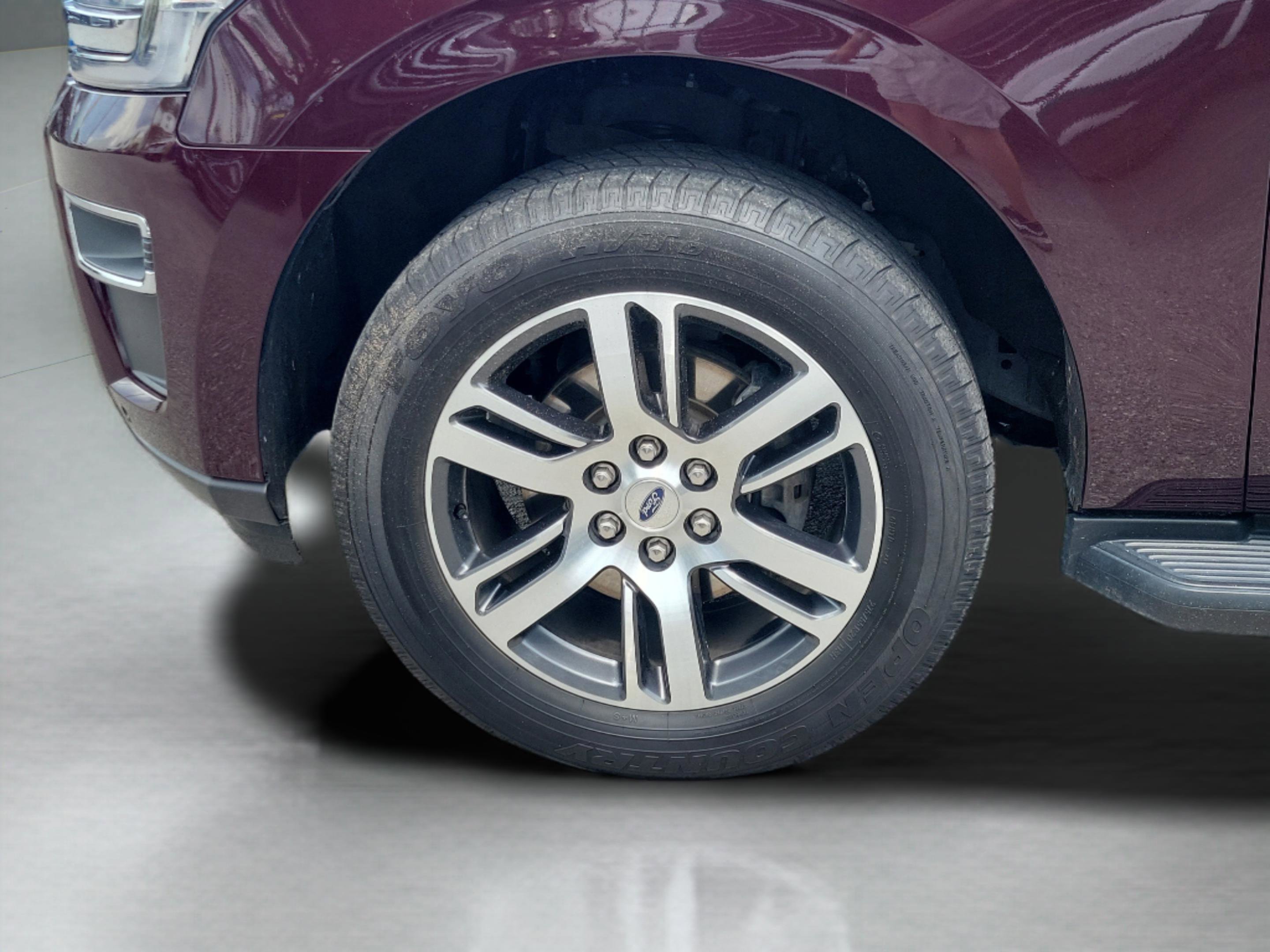 Used 2024 Ford Expedition Max Limited AWD/4WD image 32