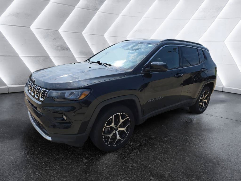 Used 2025 Jeep Compass Limited AWD/4WD image 1