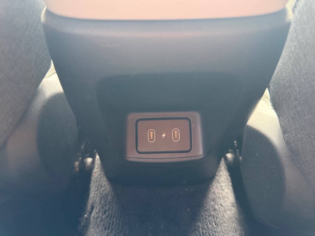 Used 2024 Hyundai Elantra Limited FWD image 23
