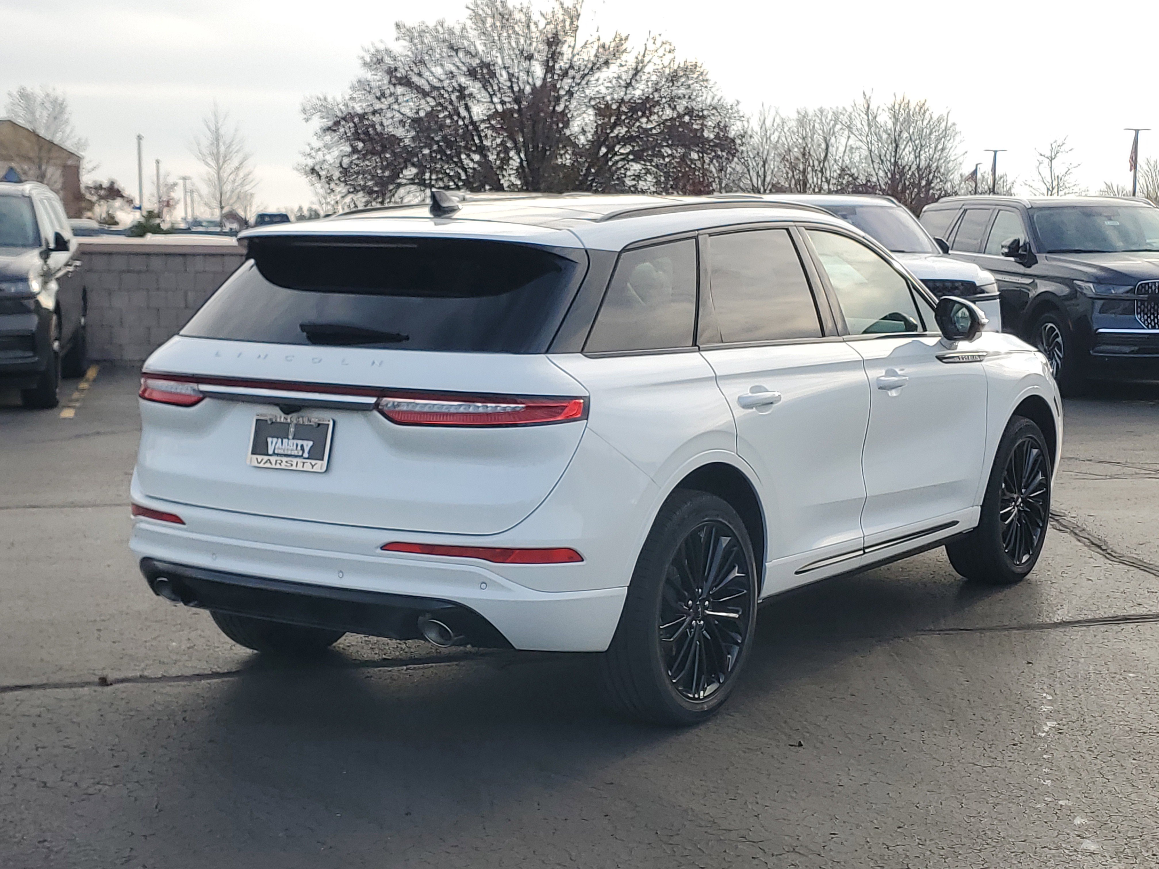 New 2026 Lincoln Corsair Reserve w/ Jet Appearance Package image 4