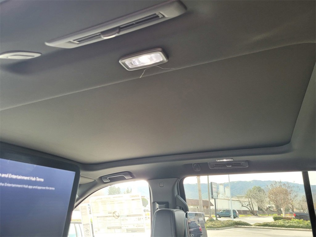 New 2026 GMC Yukon XL Denali w/ Denali Reserve Package image 11