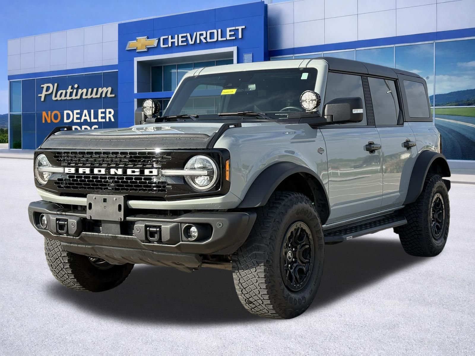Used 2023 Ford Bronco Wildtrak image 3